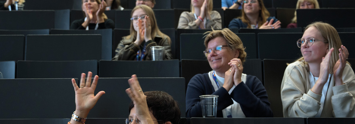 Bild vom applaudierenden Publikum