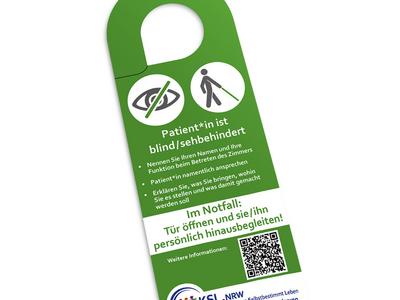 Türanhänger in grün für blinde und sehbehinderte Menschen